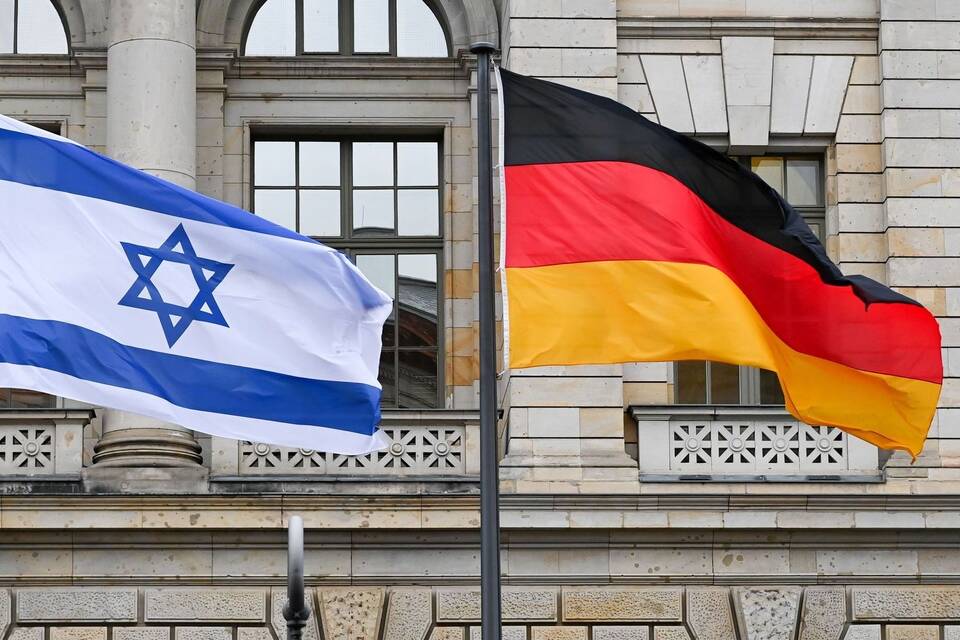 Flaggen von Israel und Deutschland Flaggen von Israel und Deutschland