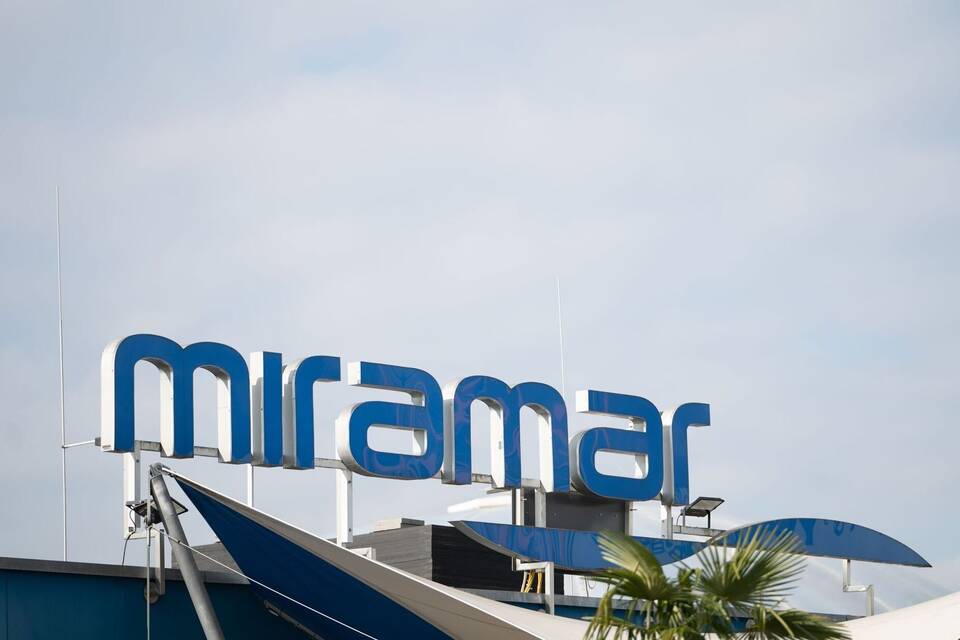 Rundgang zum Wiederaufbau des Erlebnisbades Miramar