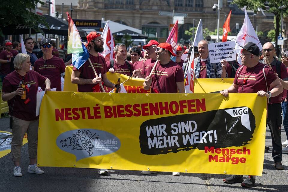 Protestaktion von Nestlé-Mitarbeitern Protestaktion von Nestlé-Mitarbeitern