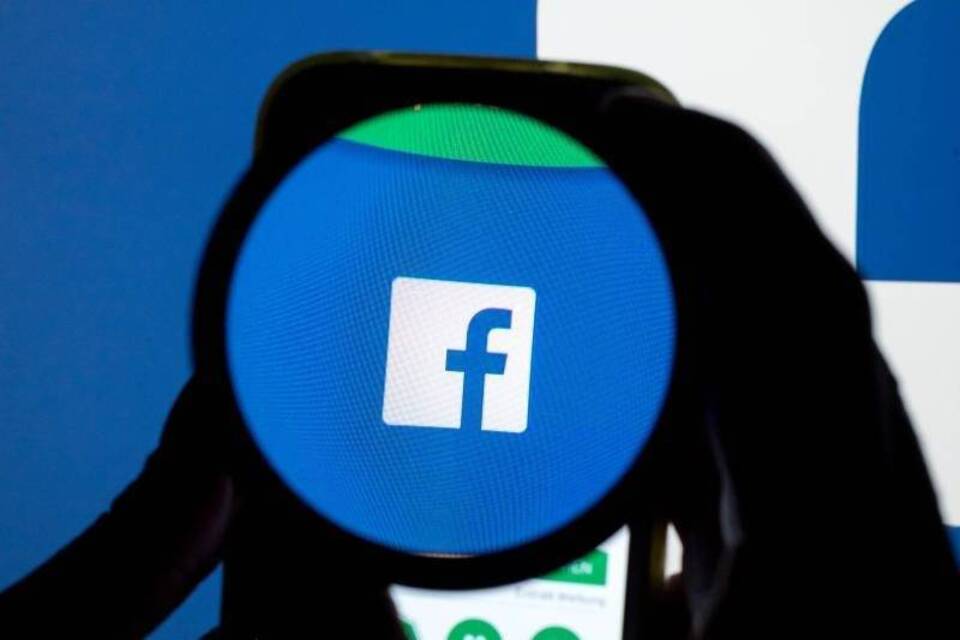 Facebook Facebook