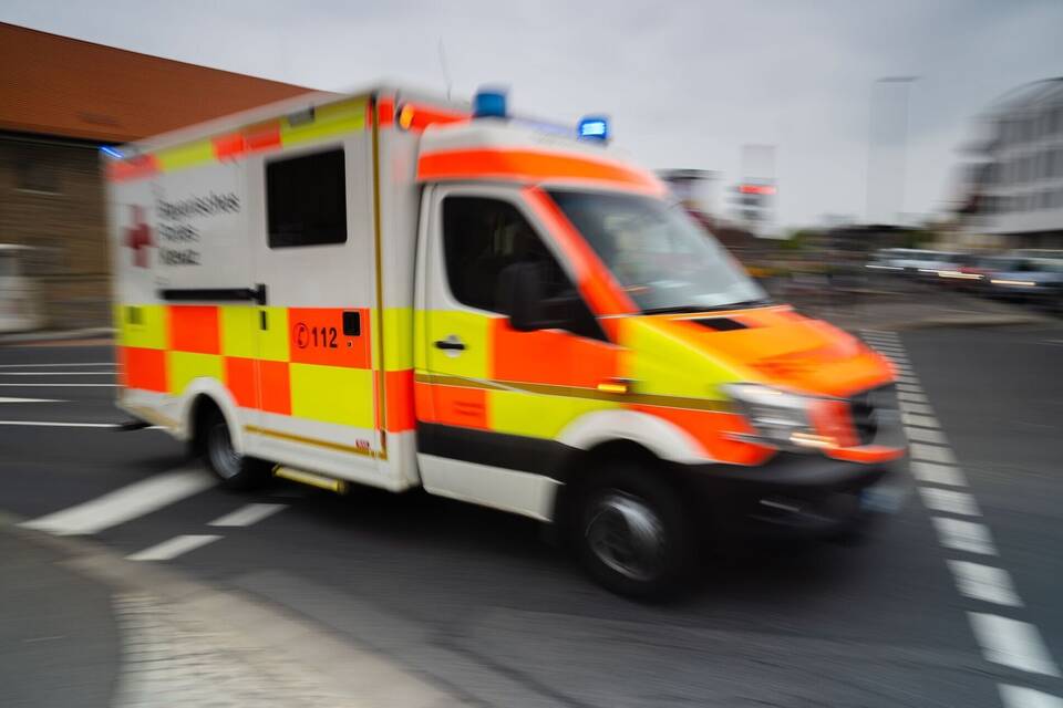Krankenwagen - Symbolbild Krankenwagen - Symbolbild