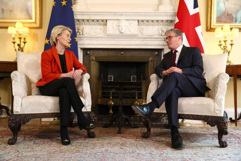 Ursula von der Leyen (l.) und Keir Starmer Ursula von der Leyen (l.) und Keir Starmer