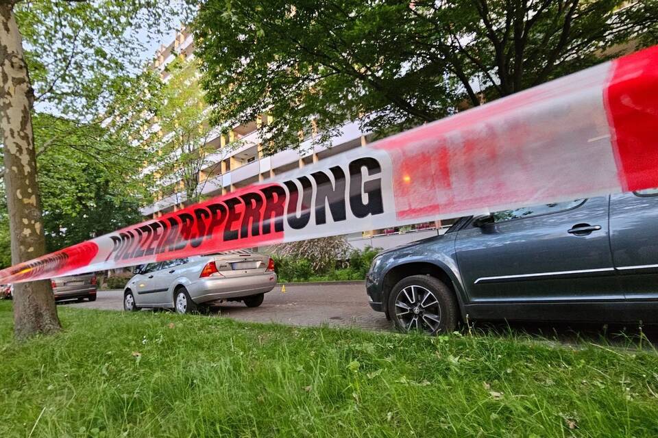 Mädchen bei Attacke vor Haus in Halle verletzt Mädchen bei Attacke vor Haus in Halle verletzt