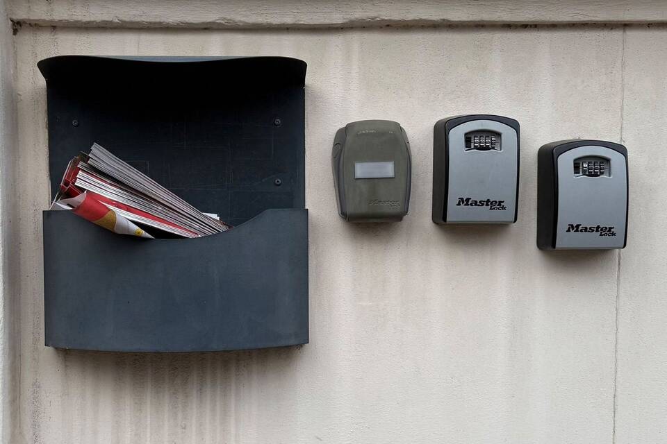 Schlüsselkästen an Hauswand Schlüsselkästen an Hauswand