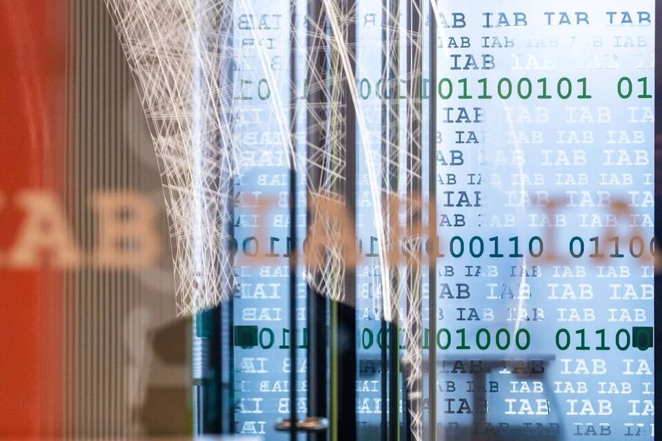 IAB - Institut für Arbeitsmarkt- und Berufsforschung IAB - Institut für Arbeitsmarkt- und Berufsforschung