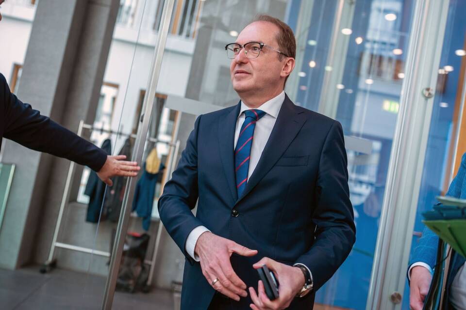 Vorstellung Jahresstatistik Politisch Motivierte Kriminalität Vorstellung Jahresstatistik Politisch Motivierte Kriminalität