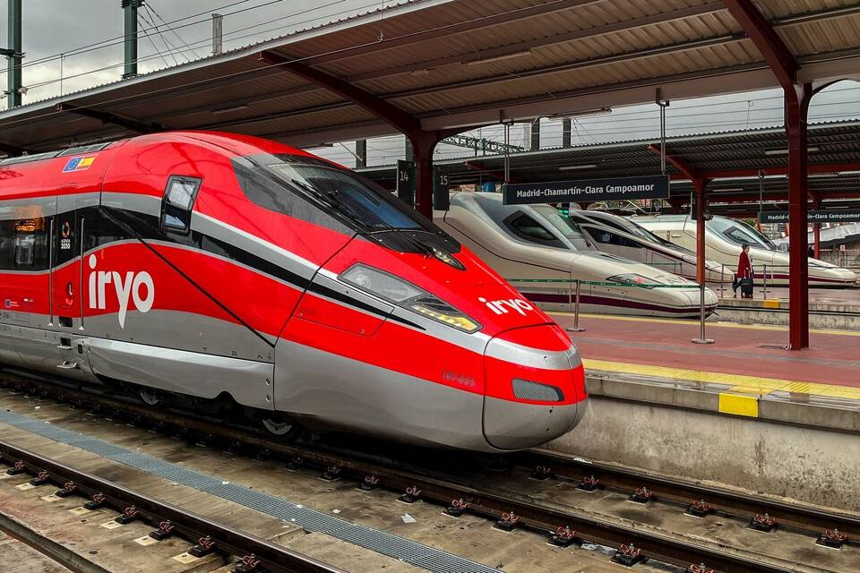 Italienischer Hochgeschwindigkeitszug Frecciarossa 1000 Italienischer Hochgeschwindigkeitszug Frecciarossa 1000