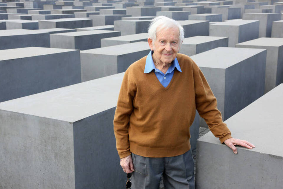 Grauen in Bildern: Israelischer Künstler überlebt den Holocaust Grauen in Bildern: Israelischer Künstler überlebt den Holocaust