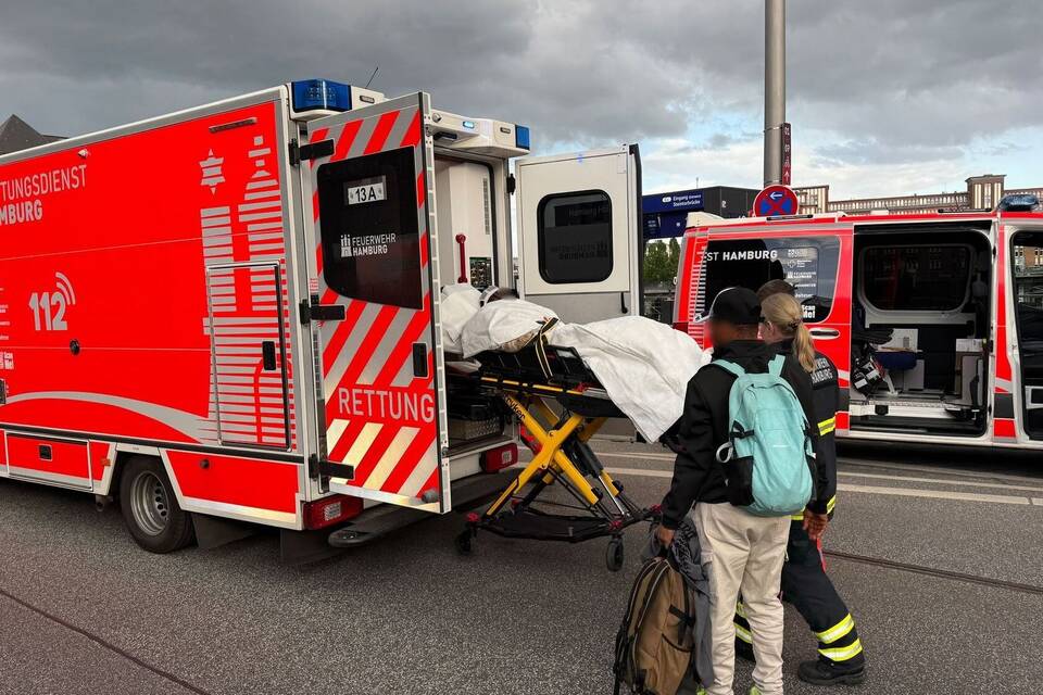 Mehrere Verletzte bei Messerangriff in Hamburg Mehrere Verletzte bei Messerangriff in Hamburg