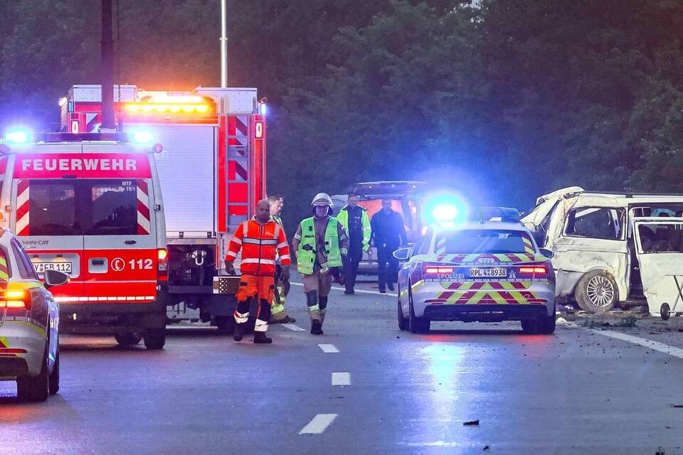 Tote bei Unfall auf A48 bei Koblenz Tote bei Unfall auf A48 bei Koblenz