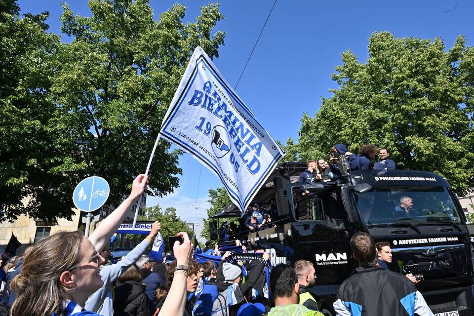 Arminia Bielefeld - VfB Stuttgart - Bielefeld nach dem Finale