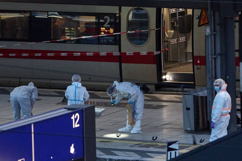 Mehrere Verletzte bei Messerangriff in Hamburg Mehrere Verletzte bei Messerangriff in Hamburg