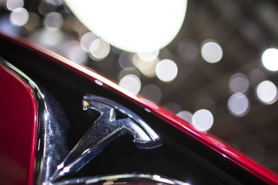 Tesla-Logo Tesla-Logo