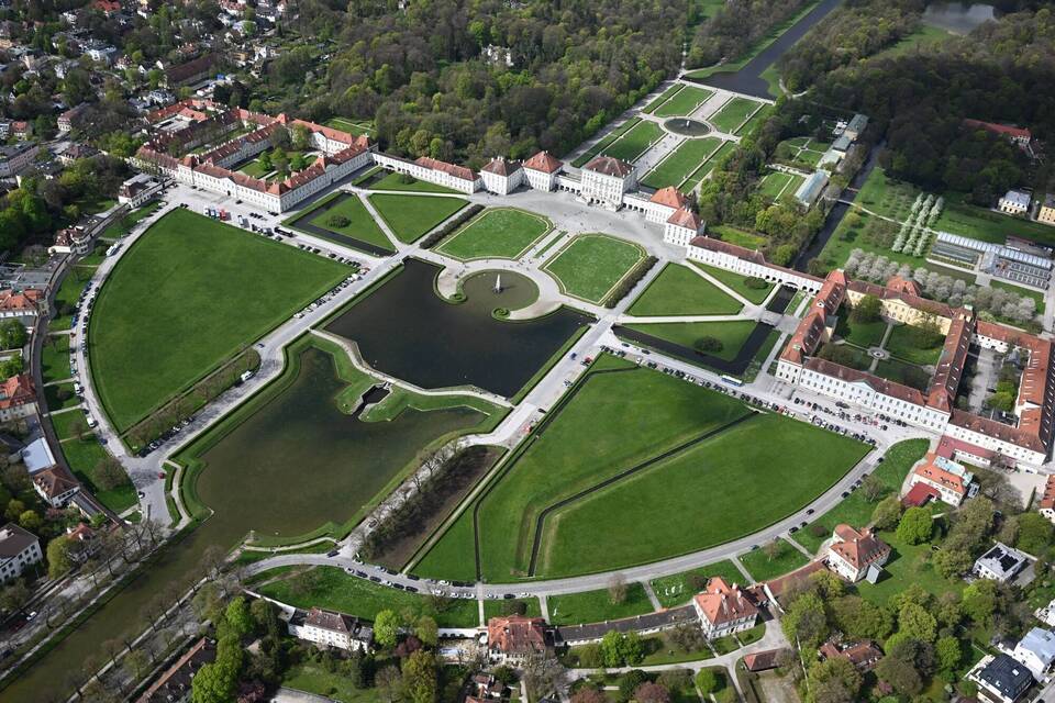 Zeppelinflug über Schloss Nymphenburg