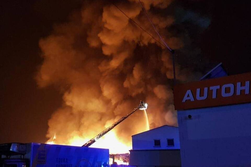 Brand in Hallenkomplex Brand in Hallenkomplex