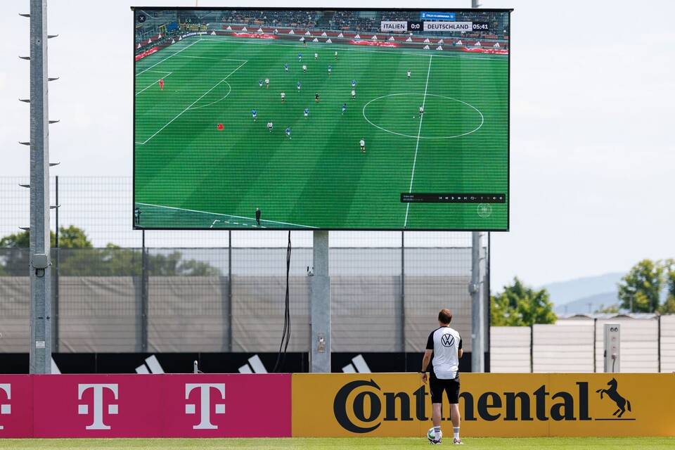 Training Fußball Nationalmannschaft Männer