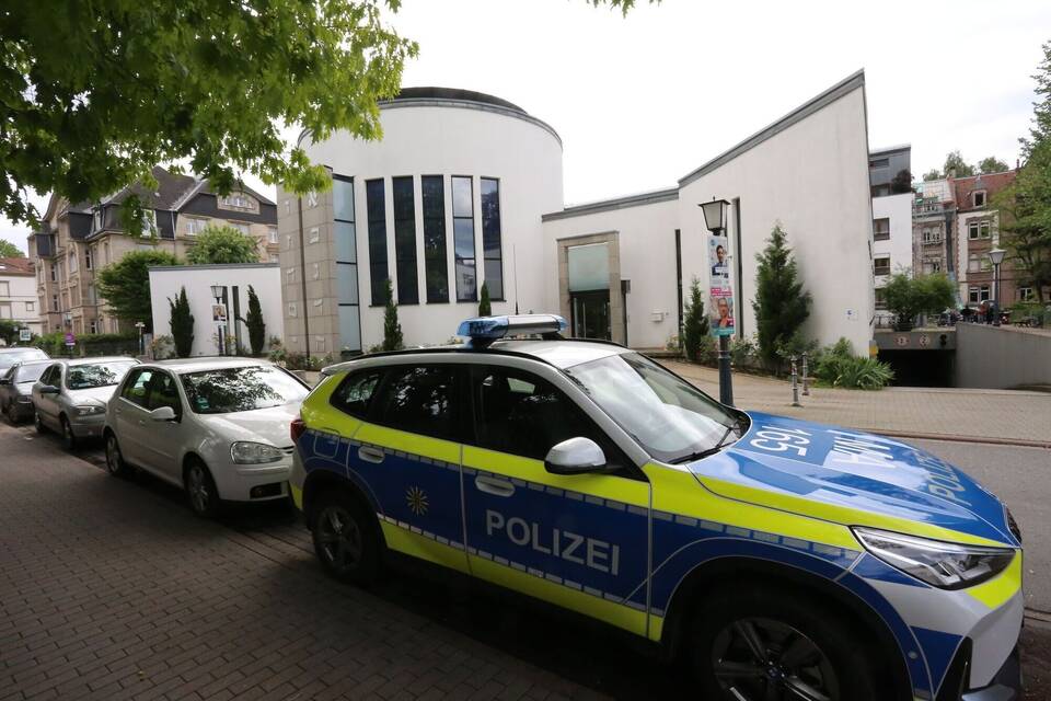 Männer wegen Anschlagsplänen auf Synagoge angeklagt