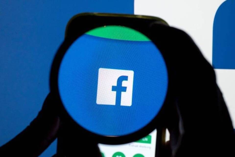 Facebook Facebook