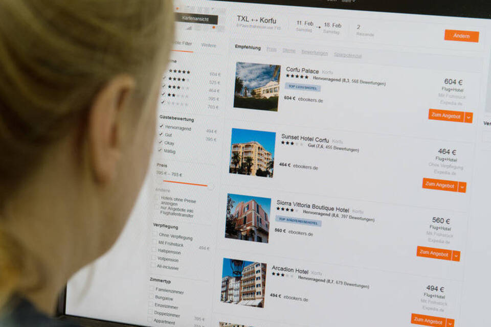Vergleichsportale und Reisebüros im Netz: Online zur Traumreise