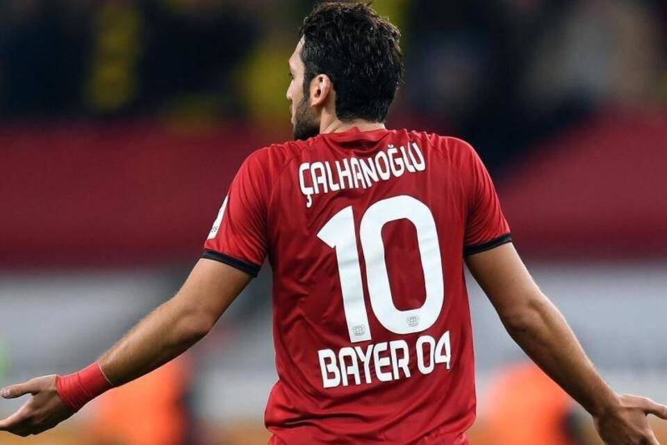 Hakan Calhanoglu Hakan Calhanoglu