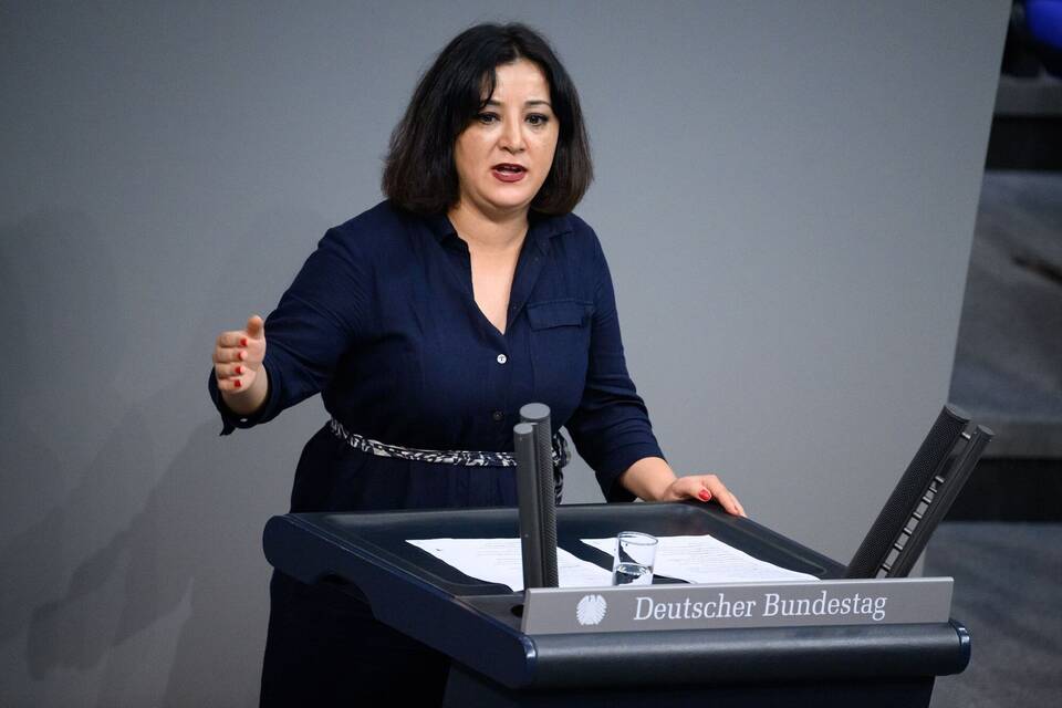 Die Abgeordnete Akbulut im Bundestag