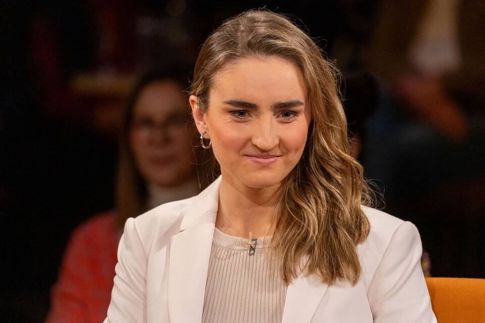 Elena Semechin Elena Semechin
