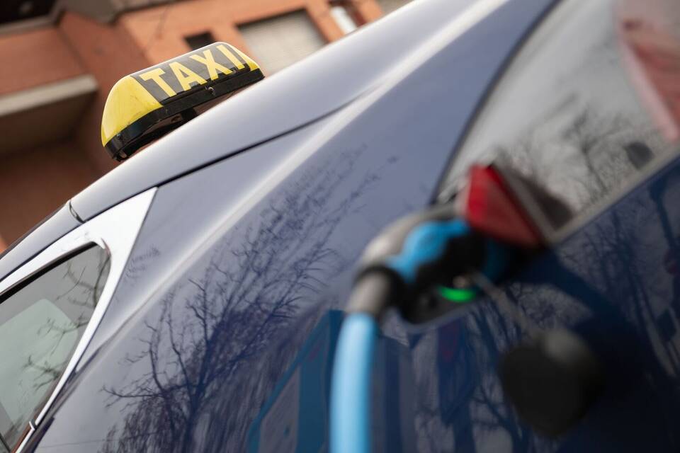 Schnellladestation für elektrische Taxis Schnellladestation für elektrische Taxis