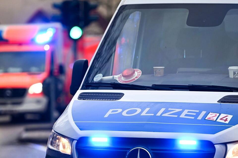 Illustration - Polizei und Krankenwagen Illustration - Polizei und Krankenwagen