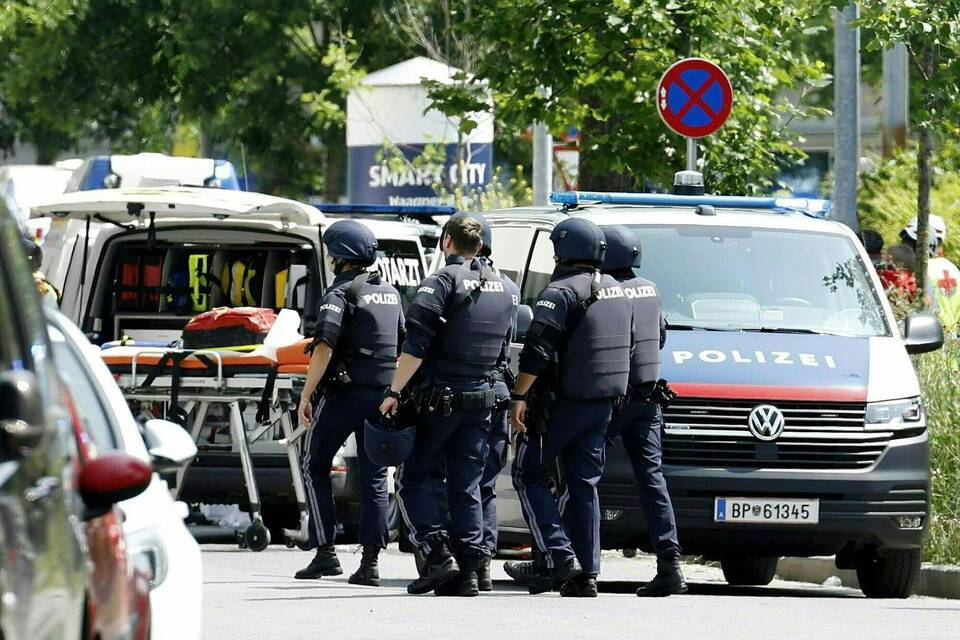 Großeinsatz an Schule in Graz Großeinsatz an Schule in Graz