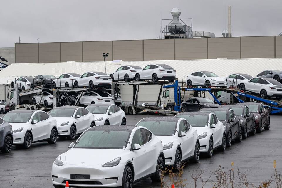 Tesla Model Y Tesla Model Y