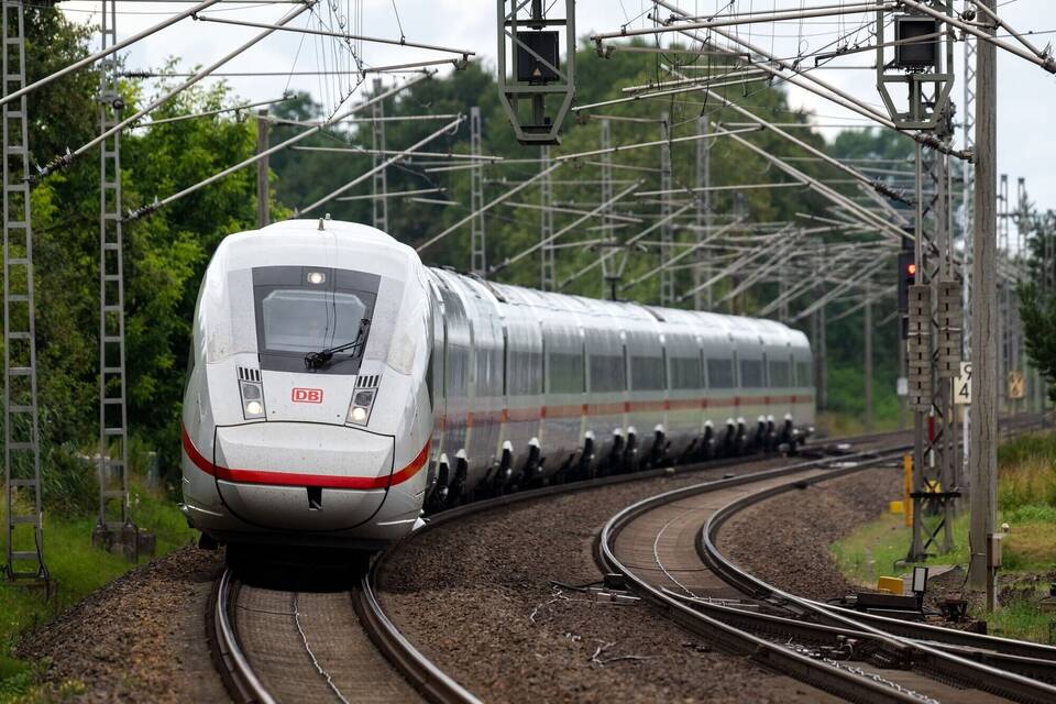 Bahnstrecke Berlin - Hamburg Bahnstrecke Berlin - Hamburg
