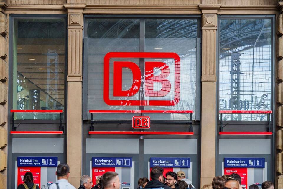 Reisende im Hauptbahnhof Reisende im Hauptbahnhof