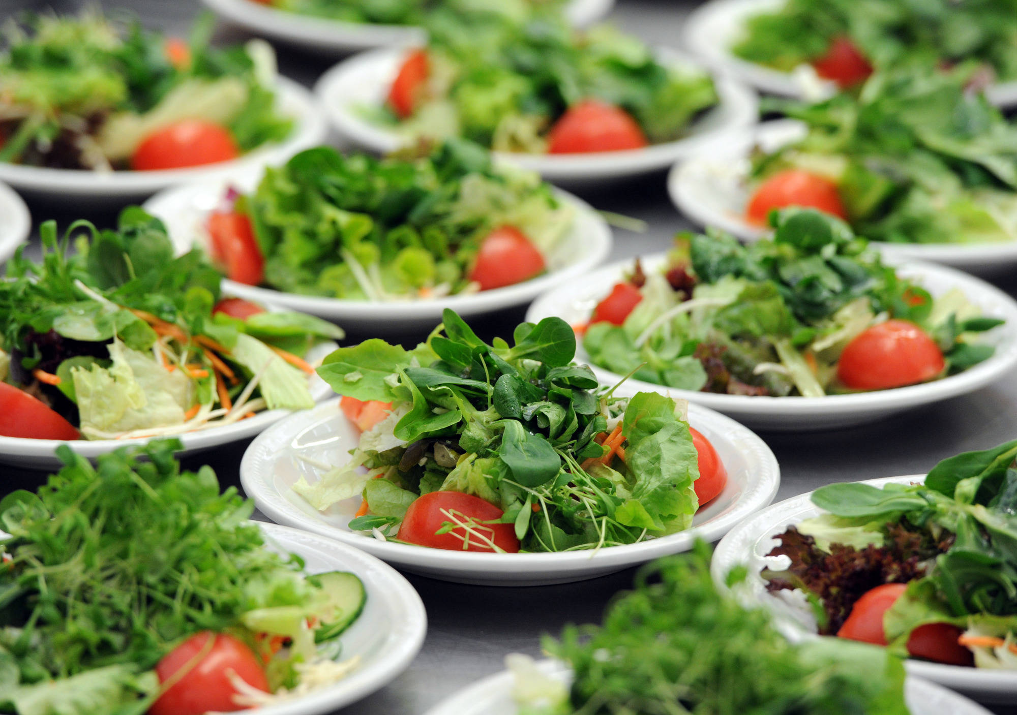 Warum frisches Gemüse und Salat im Moment so teuer sind - Wirtschaft