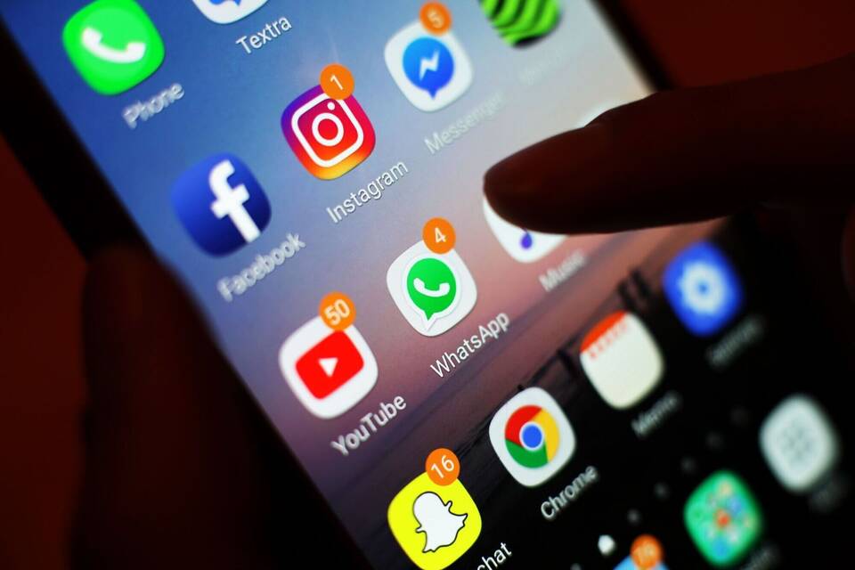 Umfrage: Mehrheit für Zugang zu sozialen Medien erst ab 16 