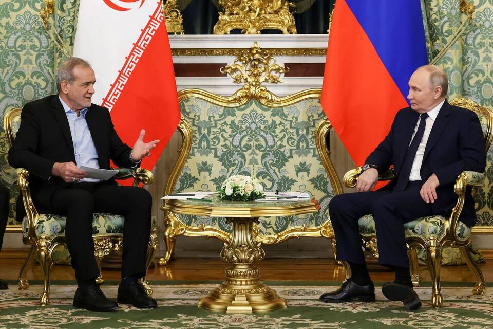 Kremlchef Putin und Irans Präsident Peseschkian Kremlchef Putin und Irans Präsident Peseschkian