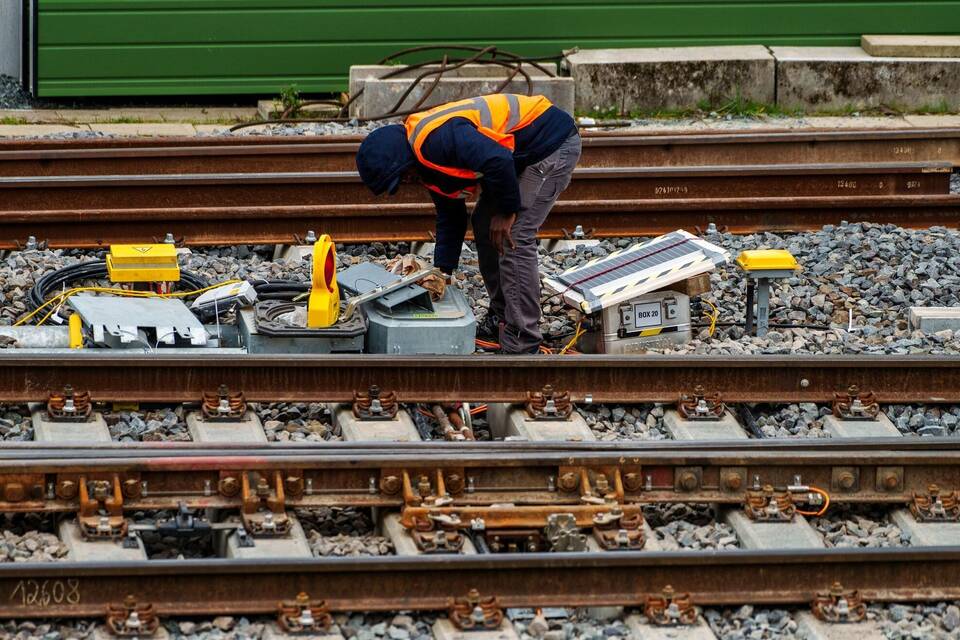 Neue elektronische Stellwerke für die Riedbahn