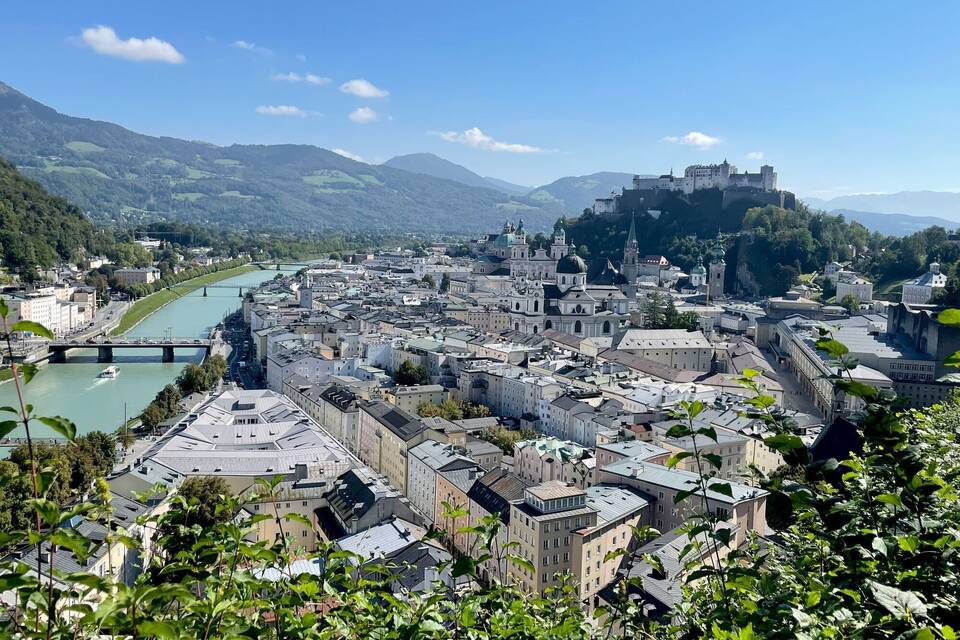 Ausblick vom Mönchsberg auf Salzburg Ausblick vom Mönchsberg auf Salzburg