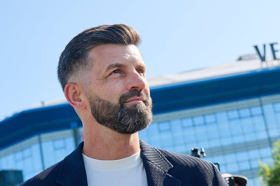 Schalke 04 mit neuem Trainer Muslic Schalke 04 mit neuem Trainer Muslic