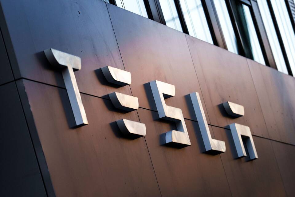Tesla Tesla