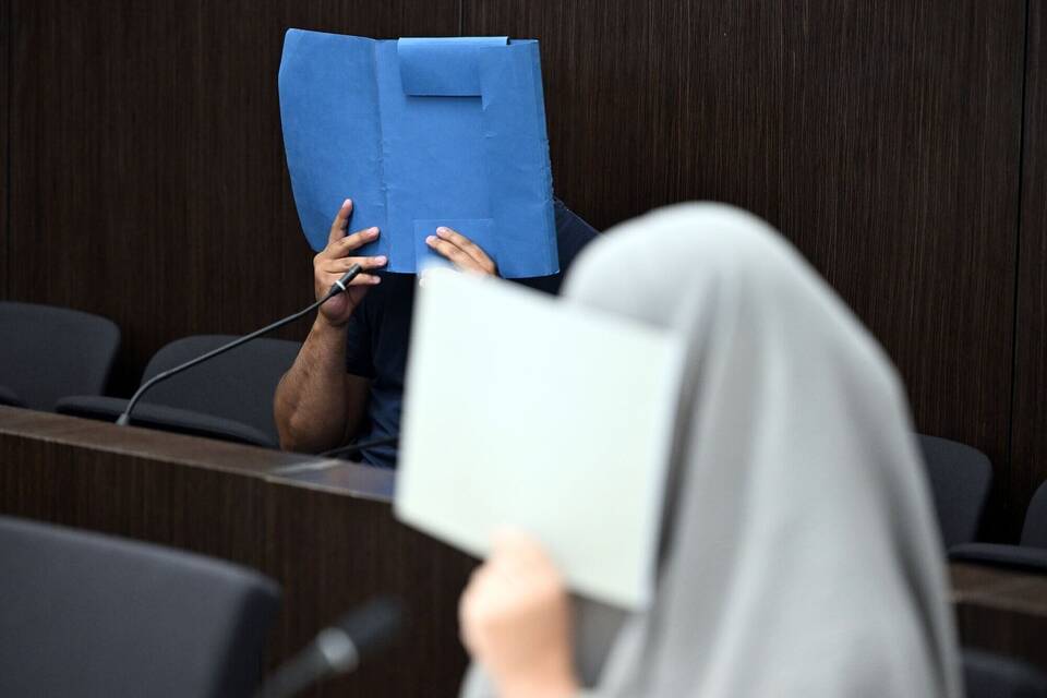 Salafistischer Tiktok-Star wegen Spendenbetrugs vor Gericht Salafistischer Tiktok-Star wegen Spendenbetrugs vor Gericht