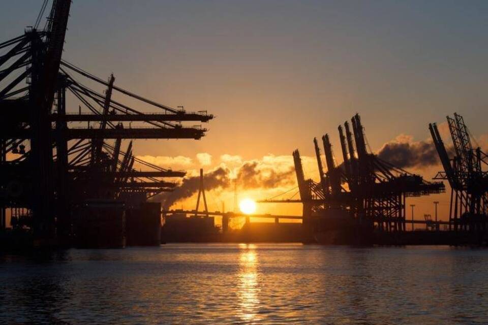 Sonnenaufgang im Hafen Sonnenaufgang im Hafen