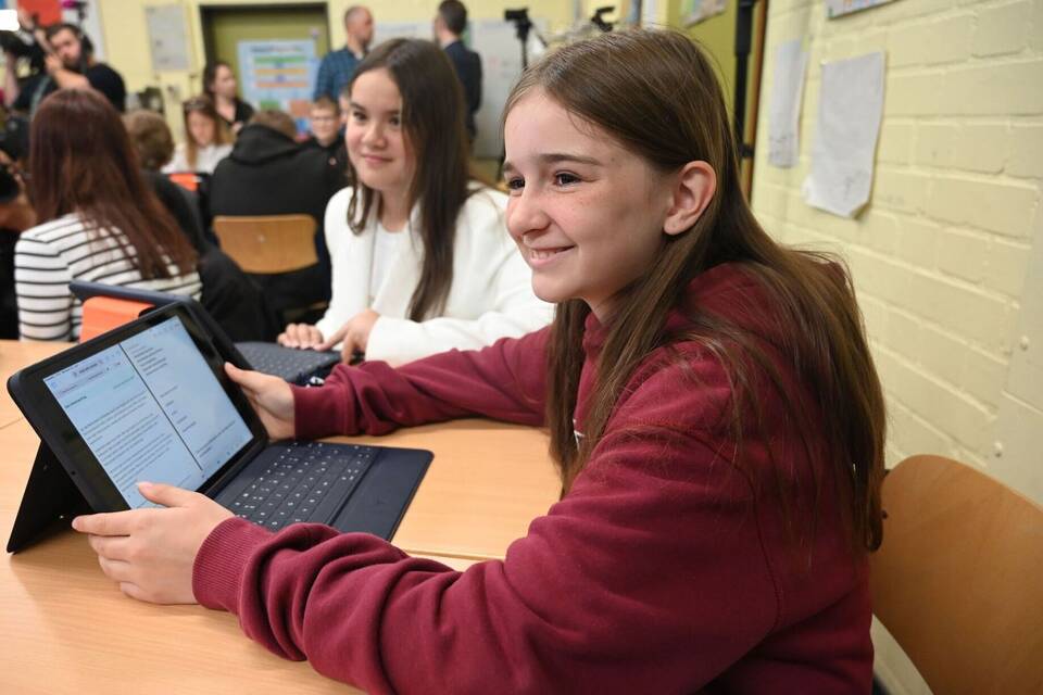 Vorstellung KI-Chatbot "Telli" an Bremer Schule Vorstellung KI-Chatbot "Telli" an Bremer Schule
