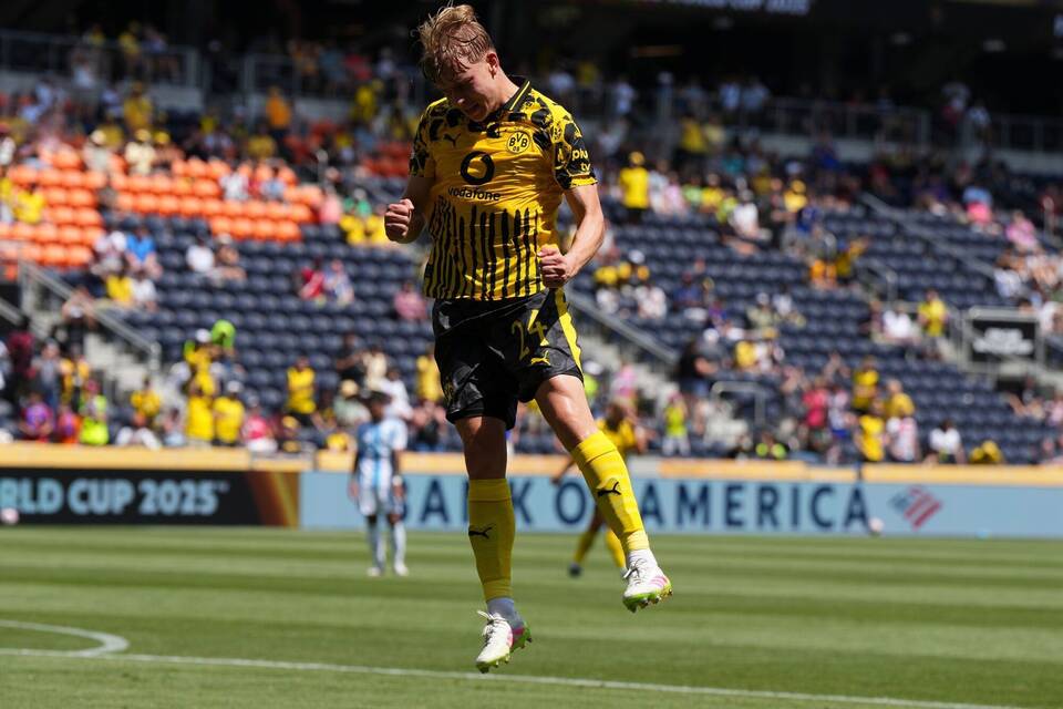 Borussia Dortmund - Ulsan HD Borussia Dortmund - Ulsan HD