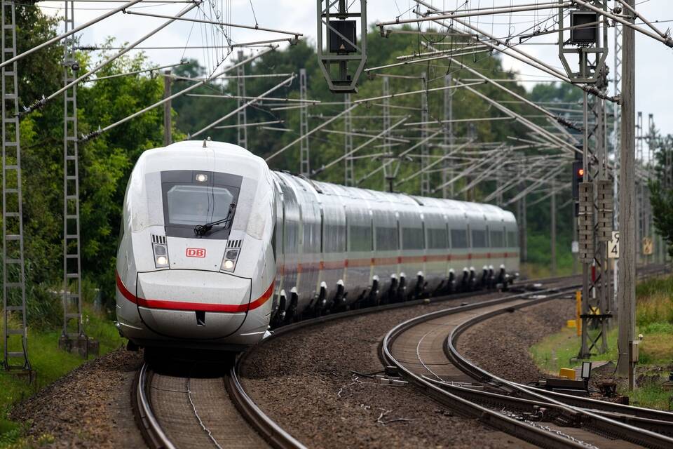 Bahnstrecke Berlin - Hamburg Bahnstrecke Berlin - Hamburg
