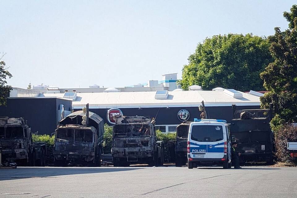 Bundeswehrfahrzeuge in Erfurt ausgebrannt