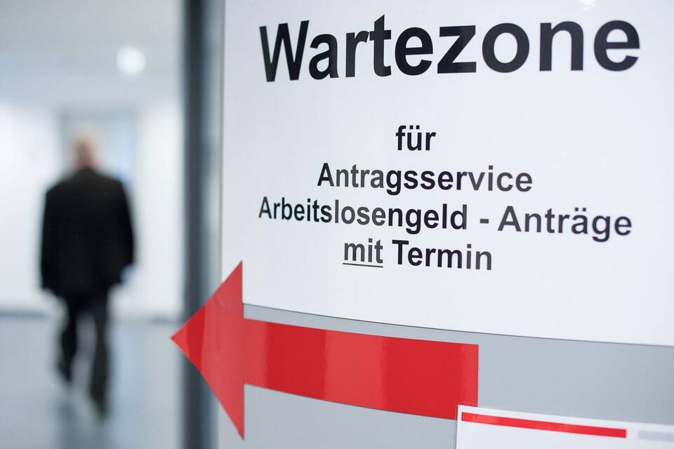 Mehr als drei Millionen Erwerbslose wollen arbeiten Mehr als drei Millionen Erwerbslose wollen arbeiten