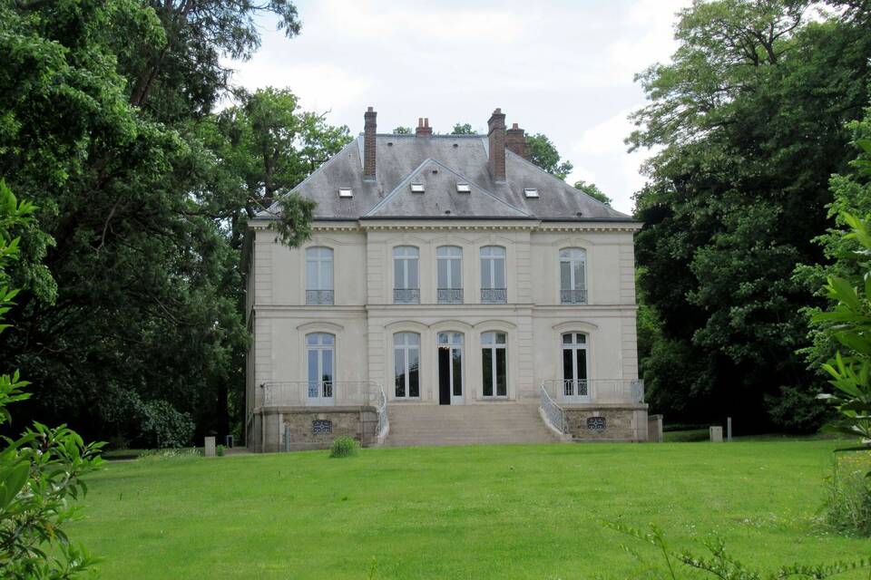 Lagerfelds «Villa Louveciennes» bei Paris wird versteigert