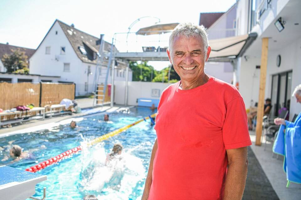 Freibad in Wohnsiedlung in Uhingen