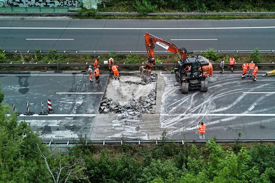 Hitze in Deutschland - Hitzeschäden auf der A5 Hitze in Deutschland - Hitzeschäden auf der A5