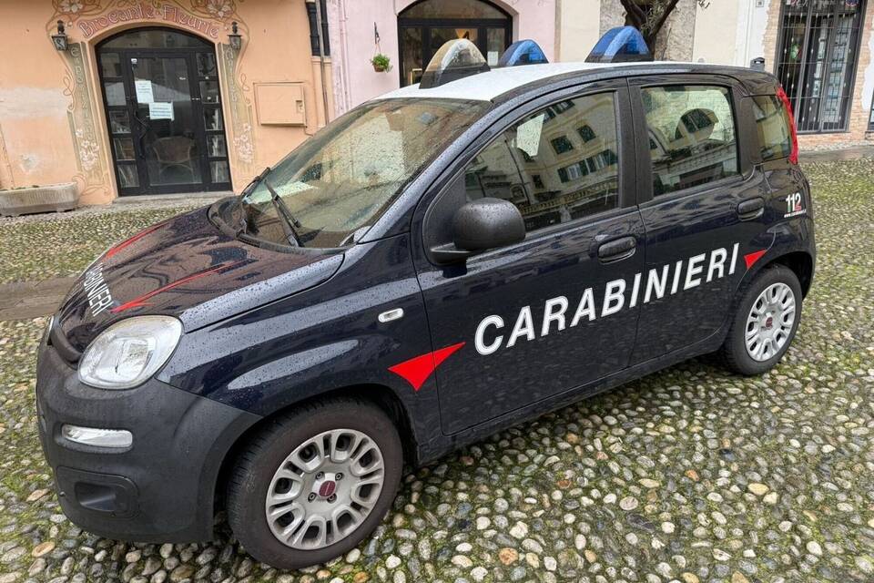Fahrzeug der italienischen Carabinieri Fahrzeug der italienischen Carabinieri
